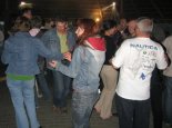... na parkiecie musiało być tłoczno.