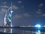 И последний взгляд на ночной Дубай - Burj Al Arab - самое высокое здание отеля в мире